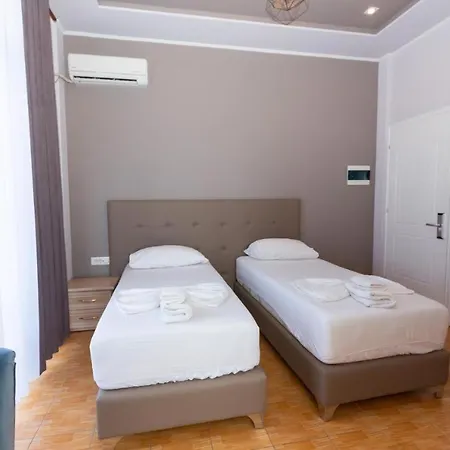 Ξενοδοχείο Triada 4*