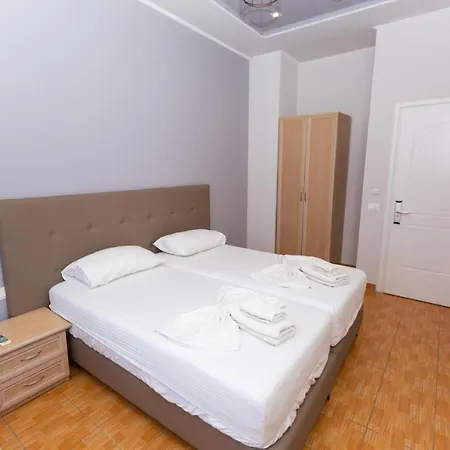 Triada Hotel Fushe-Kruje